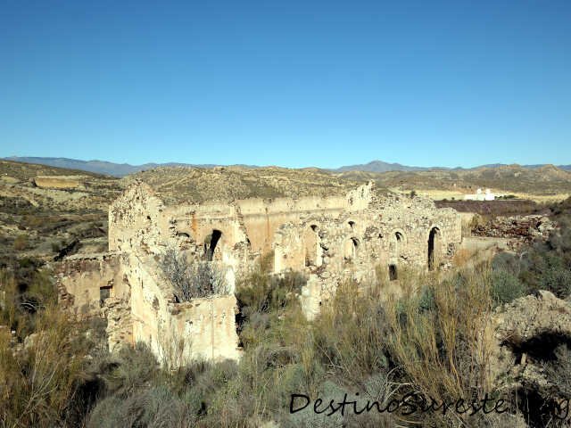 Ruinas-Poblado-Minero-Lucainena-de-las-Torres